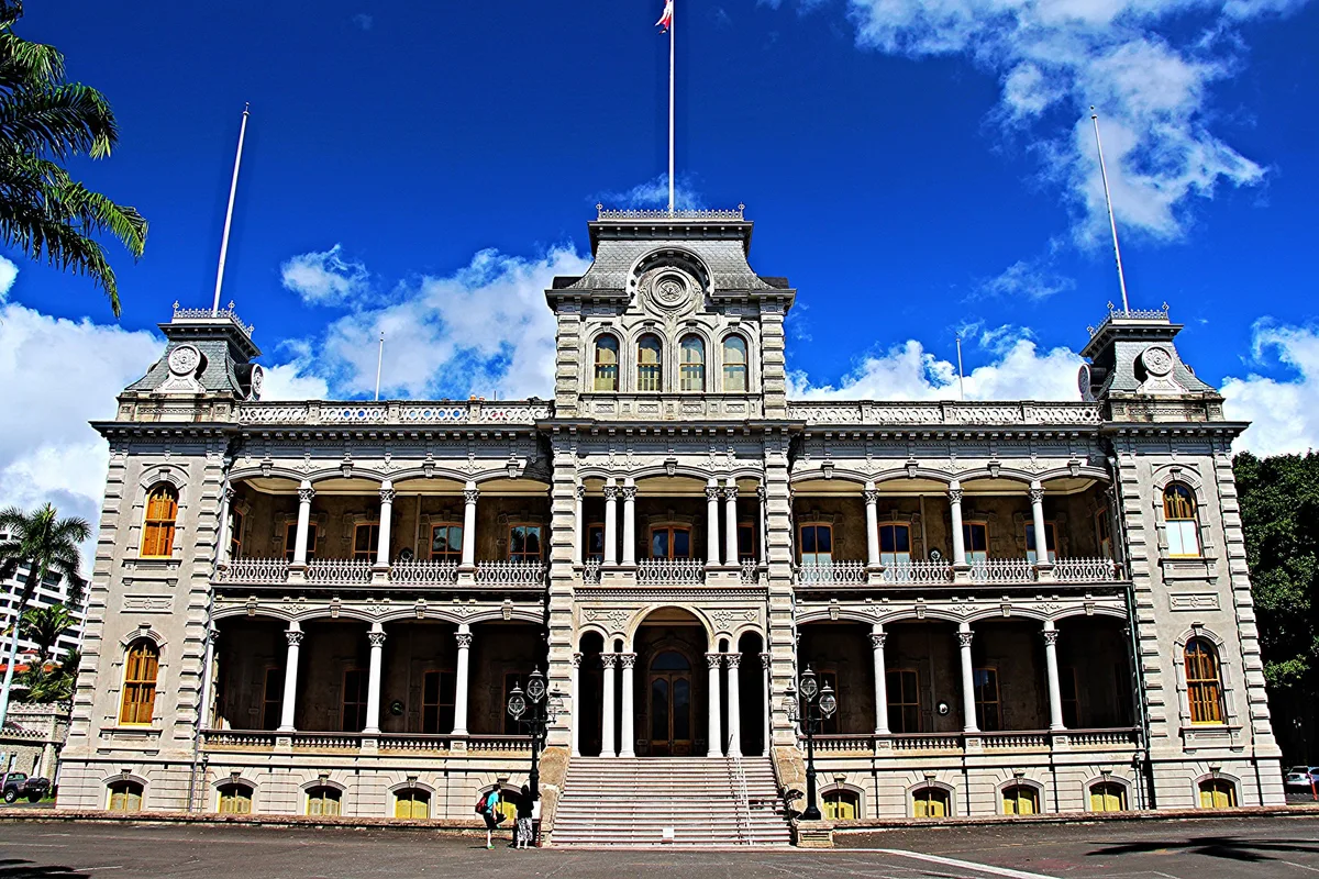 The front façade of ʻIolani Palace in Downtown Honolulu.