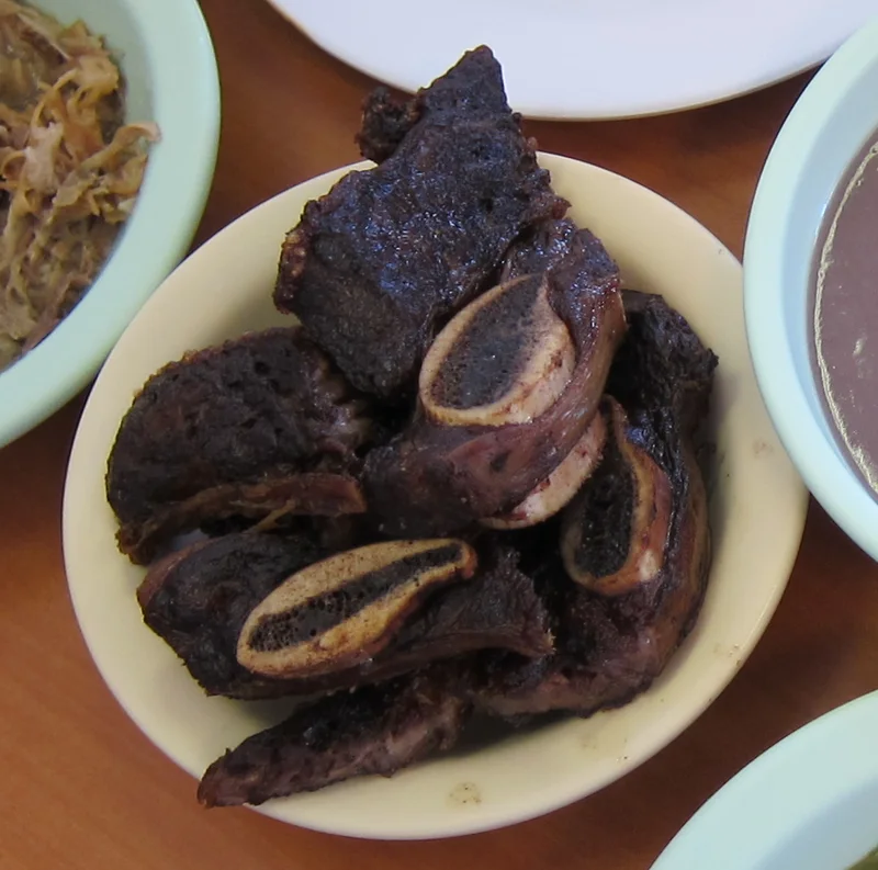 Pipikaula short ribs on a plate.